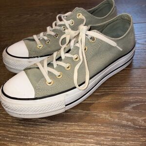 Low-Top Platform Converse Sneakers in Sage Green with Cream Laces
